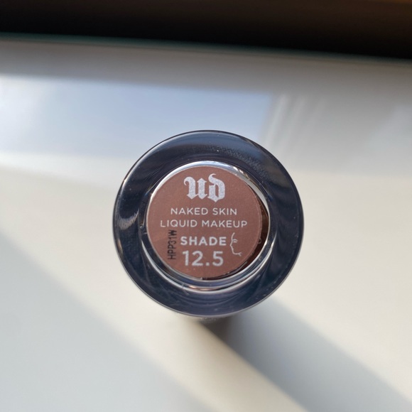 NEW Urban Decay 12.5 Naked Skin Foundation - Picture 2 of 3
